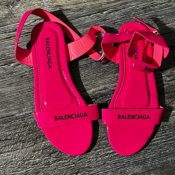 hot pink sandals - Picture 1 of 3